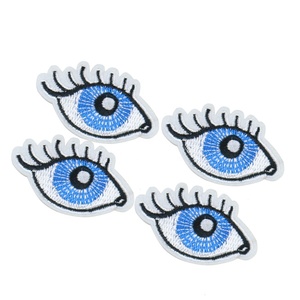 Muestras gratuitas personalizadas, parche de bordado directo de fábrica, <span class=keywords><strong>ojos</strong></span> azules de <span class=keywords><strong>dibujos</strong></span> <span class=keywords><strong>animados</strong></span> - Product Image 3