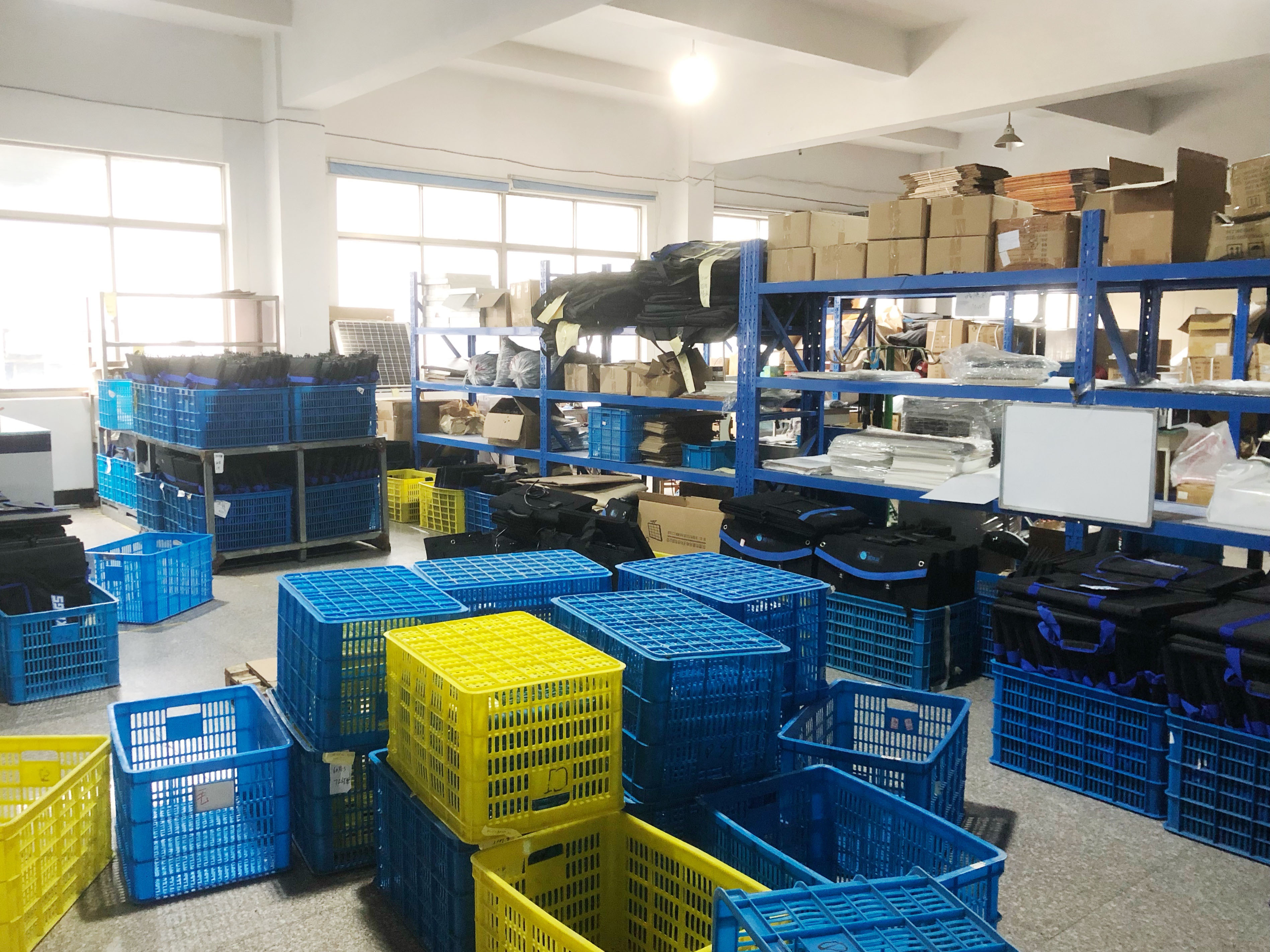 New Solar Beach Umbrella with Portable Solar Panel System for Outdoor