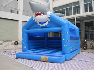 Castillo Inflable con Forma de Tiburón, Material de PVC, Capacidad para 500 kg, para 10 Pasajeros, Dimensiones de 4.5 m, para Fiestas Comerciales al Aire Libre - Product Image 1
