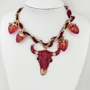 سلسلة أزياء ملفوفة بورجوندي الفراولة رئيس قلادة حمراء قلادة جميلة الفاكهة الحيوان المختنق هدية الحزب مجوهرات النساء - Product Image 1