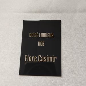 Etiquetas Metálicas Personalizadas en Relieve para Perfumes, Cuidado de la Piel y Botellas de Velas - Etiquetas de Embalaje Impermeables con Diseños Impresos de Logotipo Personalizado - Product Image 5