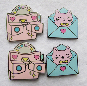 Nouvelle Série de Vœux du Nouvel An : Badges Personnalisés en Forme de Cœur de Dessin Animé, Badges en Émail Motif Château - Product Image 3