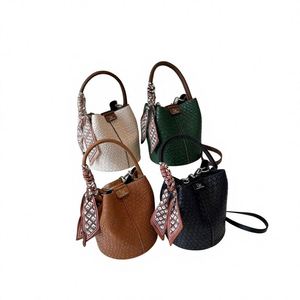 Outdoor <b>Large</b> Capacity New Design Manufacturer Crossbody Custom Logo Ladies Women Handbags - Product Image 3