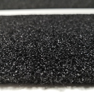 หญ้าเทียมกูจอย ทนไฟ ยึดเกาะดีเยี่ยม สำหรับสนามกีฬา สนามพัตต์ หญ้าเทียมโพลีเอทิลีนความหนาแน่นสูง ใช้ได้ทั้งในร่มและกลางแจ้ง ผลิตตามสั่ง - Product Image 2