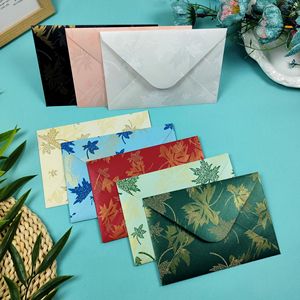 Enveloppes en papier artistique motif <span class=keywords><strong>feuille</strong></span> <span class=keywords><strong>d</strong></span>'érable en gros pour cartes <span class=keywords><strong>d</strong></span>'invitation de mariage et <span class=keywords><strong>d</strong></span>'affaires, thème <span class=keywords><strong>automne</strong></span>, enveloppes <span class=keywords><strong>d</strong></span>écoratives - Product Image 1
