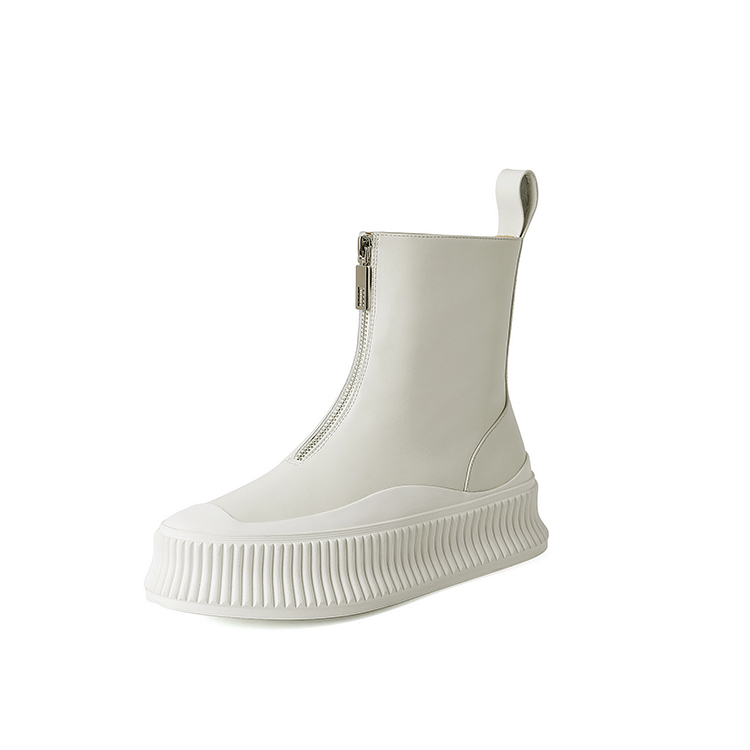 Las botas blancas tendencia de la temporada han llegado a Lefties con un  modelo que imita a las de lujo por menos de 30 euros | Mujer Hoy