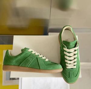 <span class=keywords><strong>Sneakers</strong></span> Casual da uomo e <span class=keywords><strong>donna</strong></span> in vera <span class=keywords><strong>pelle</strong></span> con chiusura in pizzo bianco scarpe firmate <span class=keywords><strong>donna</strong></span> scarpe da esterno piatte in schiuma da uomo - Product Image 1