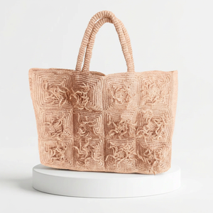 Sac fourre-tout en crochet bleu avec motif géométrique brodé, style bohème, plage d'été, deux poignées, fermeture à glissière, doublure en coton - Product Image 1