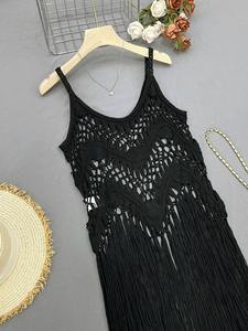 Vente en gros de jupe mi-longue de plage sexy en crochet à la main avec pompon creux pour les vacances à la plage robe de bikini couvrant la jupe - Product Image 6