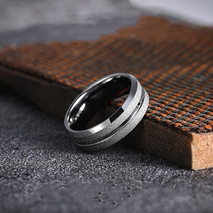 Gioielli di moda prezzo all'ingrosso argento placcato nero semplici <span class=keywords><strong>anelli</strong></span> da uomo in carburo di tungsteno <span class=keywords><strong>anelli</strong></span> per gli uomini fede nuziale - Product Image 4