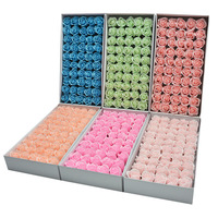 AYOYO OEM Vente à chaud Rose à triple tête de fleur phosphorescente Cadeau de Saint Valentin Fleur de savon rose lumineuse