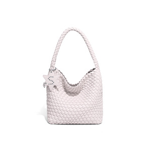 Bolso de Hombro Tejido de Moda para Mujer, Mini Bolso Hobo Bonito para Niñas, Bolso de Axila con Dije de Estrella, Casual para Uso Diario y Viajes - Product Image 3