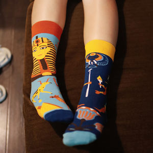 Nouveau concepteur personnalisé coton dépareillé chaussettes unisexe mode robe Solmate Soken haute qualité heureux drô<span class=keywords><strong>le</strong></span> hommes chaussettes - Product Image 3