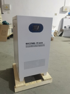 単相120v220v230v Svc 5kva 10 Kw 10kva 15kva20kva銅サーボモーター自動電圧レギュレータースタビライザー - Product Image 2