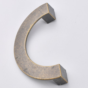 Manija Semicircular de 95mm de Distancia entre Orificios, de Aleación de Zinc en Bronce Antiguo para Puerta de Armario - Product Image 2