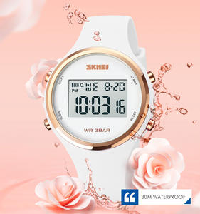 Reloj Deportivo Digital para Mujer SKMEI 1720 Rosa con Logotipo Personalizado, Resistente al Agua 5ATM - Product Image 4