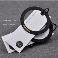 Étiquette en papier de haute qualité, écologique, personnalisée, avec impression de technologie de gaufrage à motif circulaire, pour sacs, chaussures, vêtements