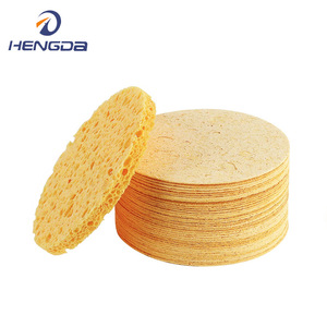Esponja facial redonda de pulpa de madera Hengda 60*6mm, esponja natural para limpieza y desmaquillado del rostro - Product Image 4