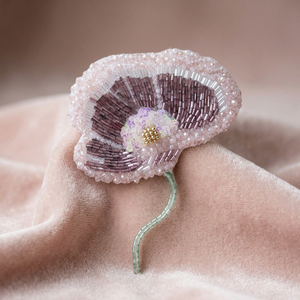 Appliques brodées à la main, ornées de perles et de motifs floraux, pour embellir les textiles - Product Image 3