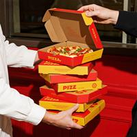 Cajas de Pizza Desechables Ecológicas de Papel Kraft Rojo y Amarillo con Grabado, Impresión a Cuatro Colores, para Entrega a Domicilio en Restaurantes