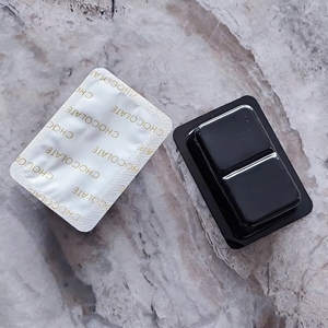 Le chocolat pur au cacao soyeux favorise la santé intestinale et le système immunitaire. Les hommes de 12 kg n'ont pas besoin de faire une cure diététique - Product Image 3