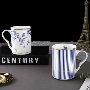 Service à thé chinois en porcelaine avec motif floral bleu et blanc, comprenant tasses, pour l'heure du thé, en céramique, avec coffret cadeau - Product Image 5