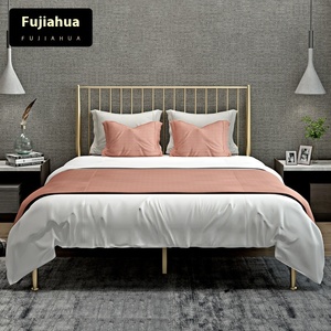 Stile nordico semplice in ferro dorato <span class=keywords><strong>letto</strong></span> <span class=keywords><strong>matrimoniale</strong></span> <span class=keywords><strong>letto</strong></span> singolo telaio per camera da <span class=keywords><strong>letto</strong></span> principale soggiorno in stile in camera da <span class=keywords><strong>letto</strong></span> <span class=keywords><strong>a</strong></span> castello <span class=keywords><strong>rete</strong></span> rossa - Product Image 2