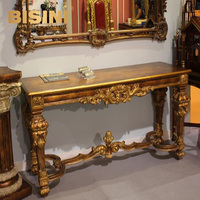 Table console en résine à feuille d'or de style victorien, ornements en PU sculptés, élégance européenne intemporelle pour les intérieurs haut de gamme