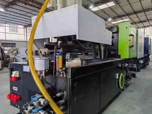 เครื่องฉีดพลาสติกไฮดรอลิกแนวนอนยี่ห้อ Yizumi รุ่น 200SKIII มือสอง พร้อมมอเตอร์เซอร์โวประหยัดพลังงาน ชุดเกียร์สกรู ปั๊มฉีดแบบ PLC - Product Image 6