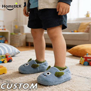 Chaussons d'intérieur en peluche pour enfants, design monstre |   Chaud et antidérapant |   Vente en gros de 100 paires |   Usine OEM de articles cadeaux - Product Image 1