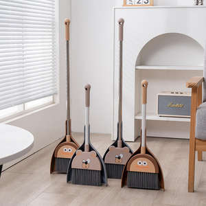 Ensemble balai et pelle 2 en 1 de style mini dessin animé pour enfants avec tête de balai en plastique, nettoyage facile des sols domestiques, rangement facile - Product Image 2