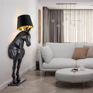 Design moderno Resina Cavalo Em Pé Piso Luz Quarto Hotel Sala Nordic Decorativa Cabeceira Tecido Abajur Piso Lâmpada - Product Image 3
