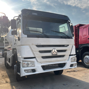 Camion malaxeur à béton Sinotruk HOWO 8cbm 10cbm 12cbm pour divers chantiers <span class=keywords><strong>de</strong></span> construction et transport efficace du ciment - Product Image 3