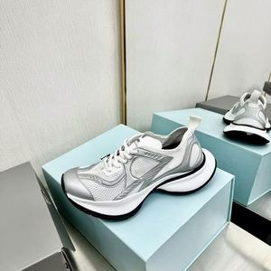 Nouvelles Chaussures de Créateur 2026 – Baskets Décontractées en Maille Argentée à Semelle Épaisse, Idéales pour le Quotidien – Vente en Gros - Product Image 1