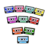 Produits tendance 2026 : Pin's mini cassette audio en métal avec logo personnalisé, émail souple ou dur