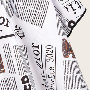 Capa de peluquería blanca con estampado de periódico, duradera, para uso en salón y hogar - Product Image 3