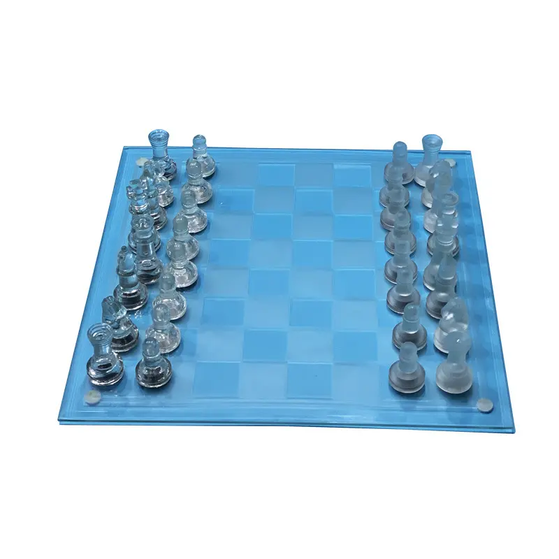 Özel tasarım el yapımı lüks kristal satranç oyunları satranç tahtası cam satranç seti kurulu üçlü ağırlıklı pimleri