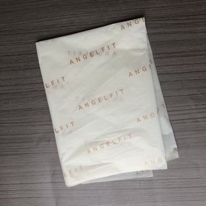 Papier de soie abricot personnalisé avec logo doré - Emballage de luxe pour vêtements et cadeaux - Papier d'emballage biodégradable - Product Image 2