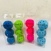 Ensemble de pickleball de haute qualité avec logo personnalisé en TPE à haute élasticité, comprenant des balles de compétition à 40 trous et des balles de pratique perforées à 26 trous