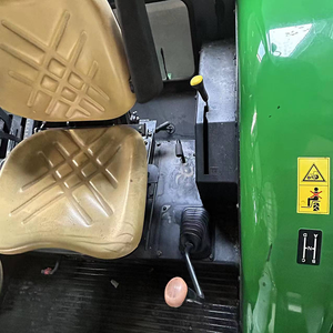 Multifuncional <span class=keywords><strong>John</strong></span> Deer <span class=keywords><strong>pequeño</strong></span> Mini Tractor agrícola 4 cilindros 954 Motor de entrenamiento potente 95HP 4WD Tractor agrícola a la venta - Product Image 6