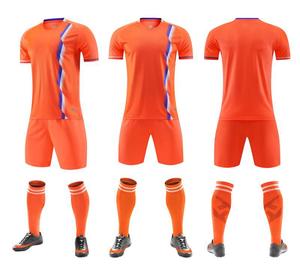 Completi <span class=keywords><strong>da</strong></span> Allenamento <span class=keywords><strong>Calcio</strong></span> Uomo e <span class=keywords><strong>Donna</strong></span> 100% Poliestere - Set Maglie e Pantaloncini Sportivi per Adulti e Bambini - Product Image 1