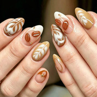 30 Pièces Faux Ongles Amande Dorés Automne Hiver à Coller avec Fleurs Peintes et Feuilles d'Érable, Pointes Françaises Marron Premium, Colle pour Doigts