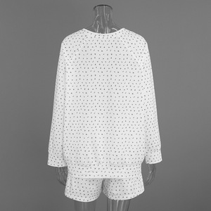 Pigiama da Donna Morbido e Leggero OEM, Personalizzabile, <span class=keywords><strong>Bianco</strong></span> con Stampa Floreale, Collo Tondo, per Relax Notturno e Uso Quotidiano <span class=keywords><strong>in</strong></span> Casa - Product Image 2