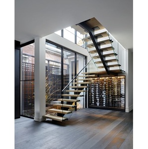 Escalier central en métal de conception moderne avec garde-corps en <span class=keywords><strong>verre</strong></span>, escalier <span class=keywords><strong>à</strong></span> poutre unique personnalisé - Product Image 1