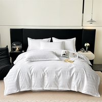 Parure de lit d'hôtel 4 pièces en polyester 100% écologique, lavable en machine, 2 cm d'épaisseur, blanc, avec housse de couette, logo personnalisé, luxe, fabrication en usine