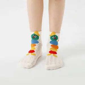4 paires de chaussettes pour filles Motif de chenille mignonne de dessin animé Chaussettes rayées confortables et respirantes pour garçons et enfants - Product Image 3