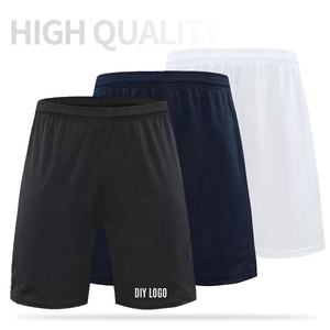 Shorts de sport décontractés pour hommes, mi-longs, à séchage rapide, respirants, anti-plis, taille élastique, couleur unie, 100 % polyester, logo personnalisé, doux pour la peau, 3 - Product Image 1