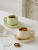 Tasse à café en céramique Kawaii Cloud écologique de 330 ml avec soucoupe, petite tasse à petit-déjeuner mignonne et ensemble assiette pour fêtes et cadeaux