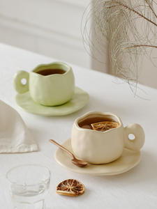 Tasse à café en céramique Kawaii Cloud écologique de 330 ml avec soucoupe, petite tasse à petit-déjeuner mignonne et ensemble assiette pour fêtes et cadeaux - Product Image 3