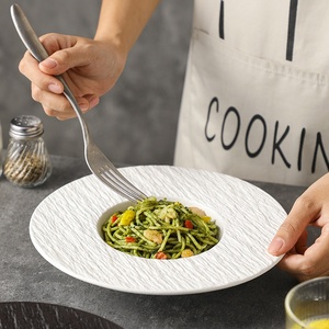 Plats à soupe et à spaghetti profonds en céramique <span class=keywords><strong>de</strong></span> qualité supérieure Assiettes à pâtes <span class=keywords><strong>chapeau</strong></span> <span class=keywords><strong>de</strong></span> <span class=keywords><strong>paille</strong></span> pour restaurants <span class=keywords><strong>de</strong></span> cuisine italienne et japonaise - Product Image 4
